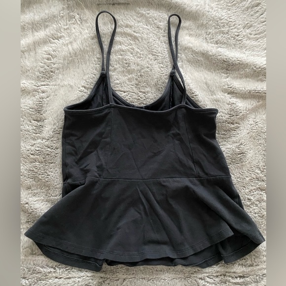 Super cute AE tank top! - Picture 2 of 4